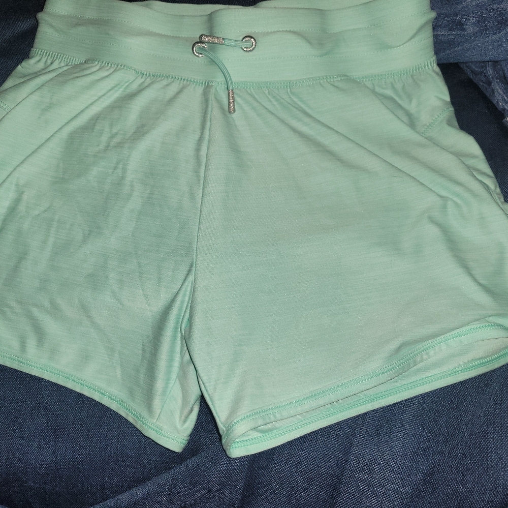 All in motion shorts